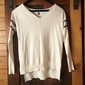 N W/o T Retro Sweater. Long sleeve vintage varsity